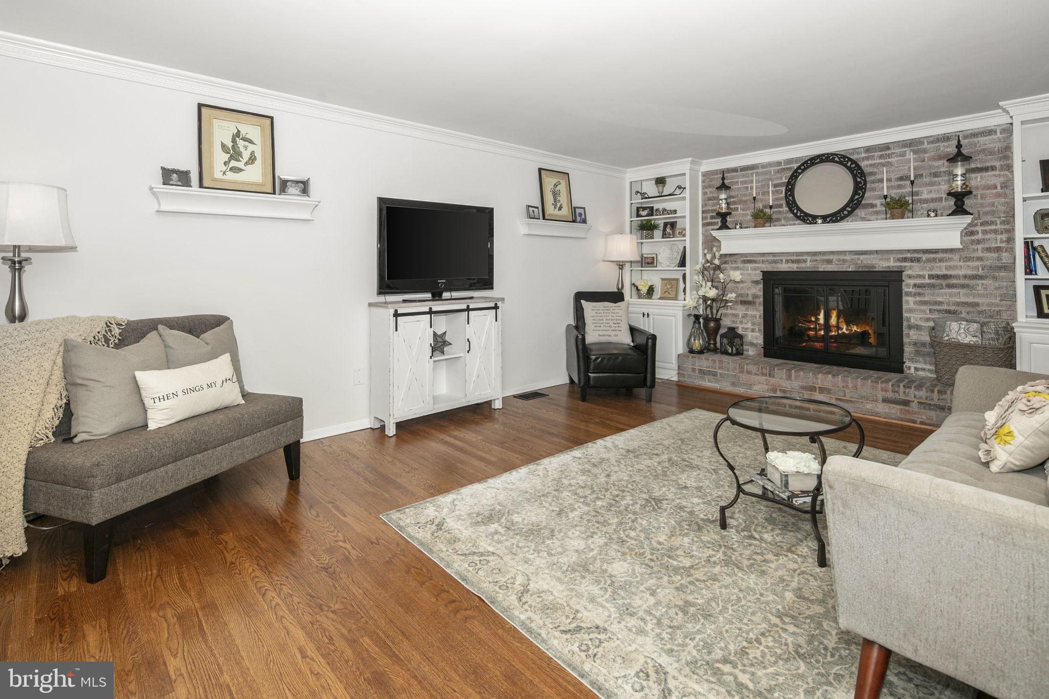 8210 Rushing Creek Drive Springfield, VA 22153 - Photo 26 of 70 family room / built-ins