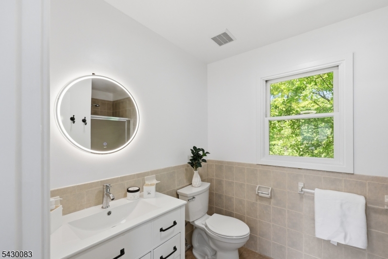 64 Longfellow Drive Woodbridge, NJ 07067 - Photo 15 of 31