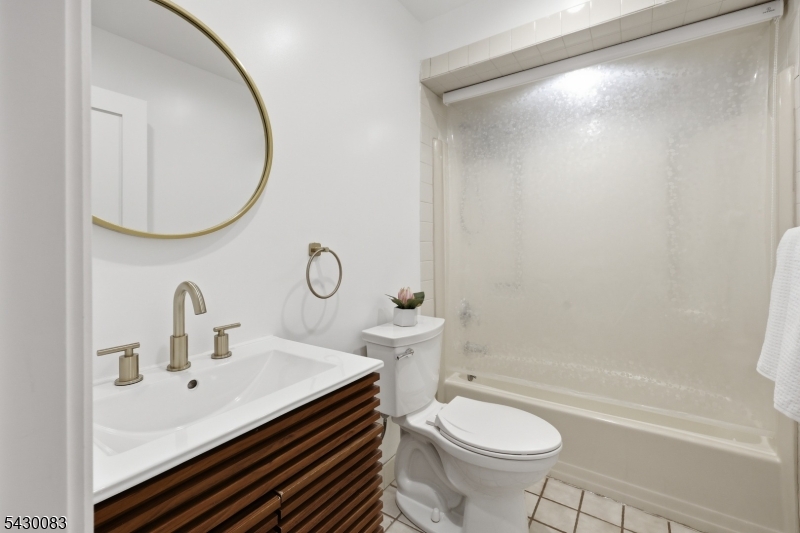 64 Longfellow Drive Woodbridge, NJ 07067 - Photo 17 of 31
