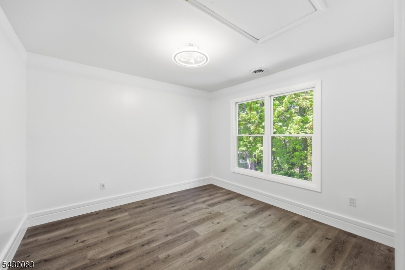 64 Longfellow Drive Woodbridge, NJ 07067 - Photo 20 of 31