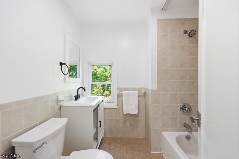 64 Longfellow Drive Woodbridge, NJ 07067 - Photo 27 of 31