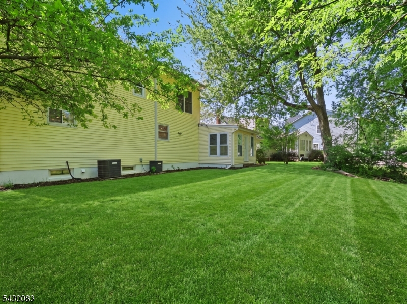 64 Longfellow Drive Woodbridge, NJ 07067 - Photo 29 of 31