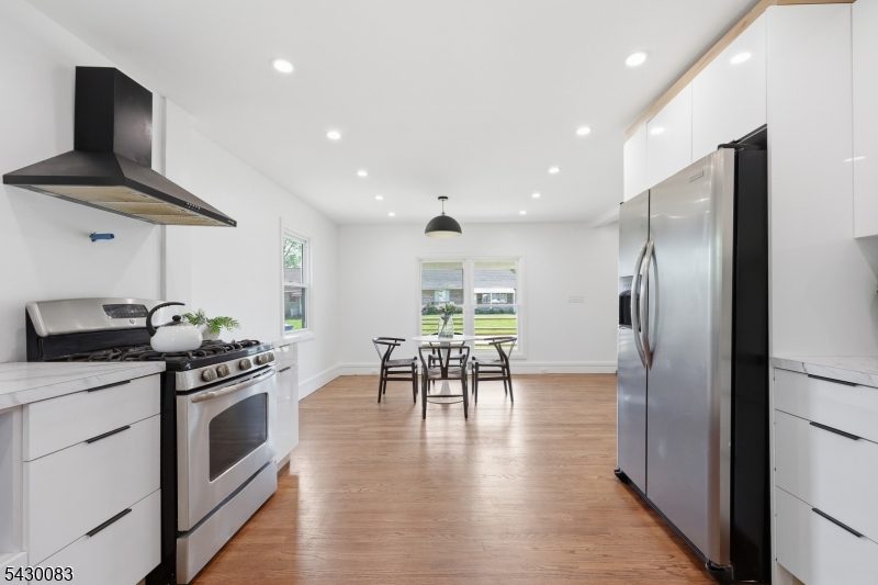 64 Longfellow Drive Woodbridge, NJ 07067 - Photo 8 of 31