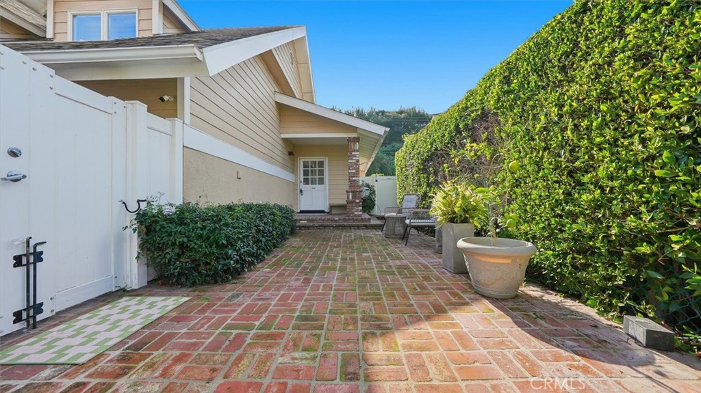 4508 Newton Street Torrance, CA 90505 - Photo 3 of 46 Gated entry