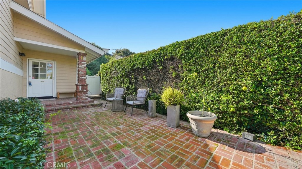 4508 Newton Street Torrance, CA 90505 - Photo 38 of 46 Enclosed front yard space