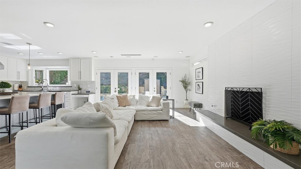 4508 Newton Street Torrance, CA 90505 - Photo 4 of 46 Open living space to the backyard