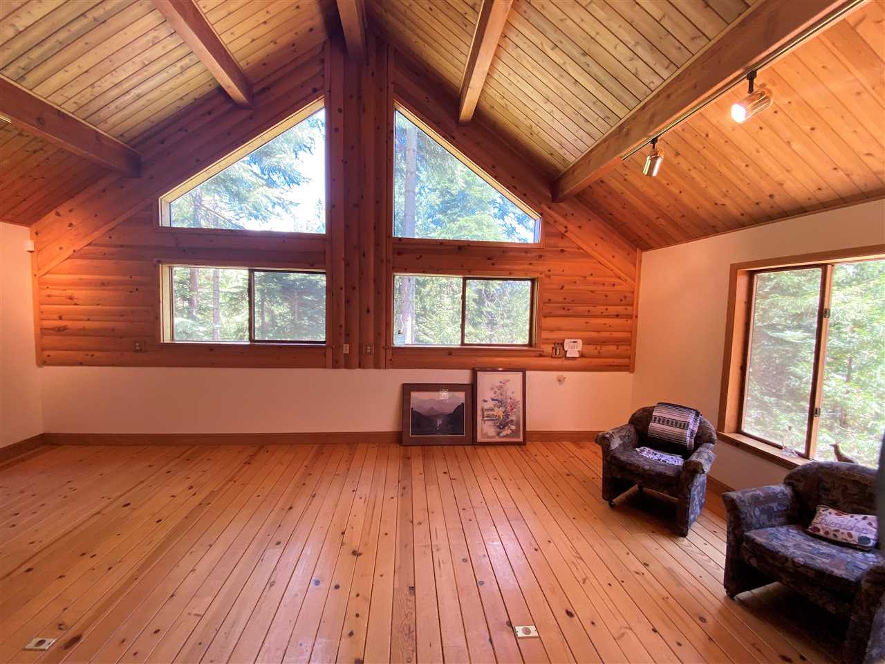 2001 South Shasta Ranch Road Mount Shasta, CA 96067 - Photo 3 of 27 Gallery Image 3