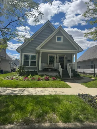 $2,925 | 1443 16th Street, Detroit, MI 48216
