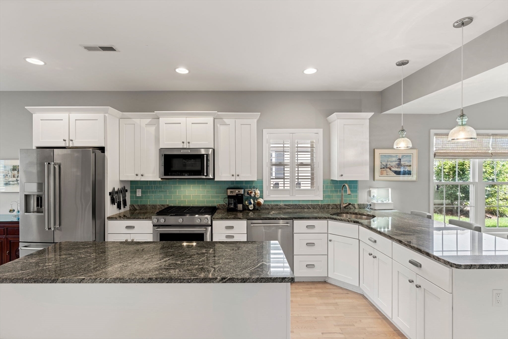 170 Beach Road, Unit 25 Salisbury, MA 01952 - Photo 2 of 41 Gallery Image 2