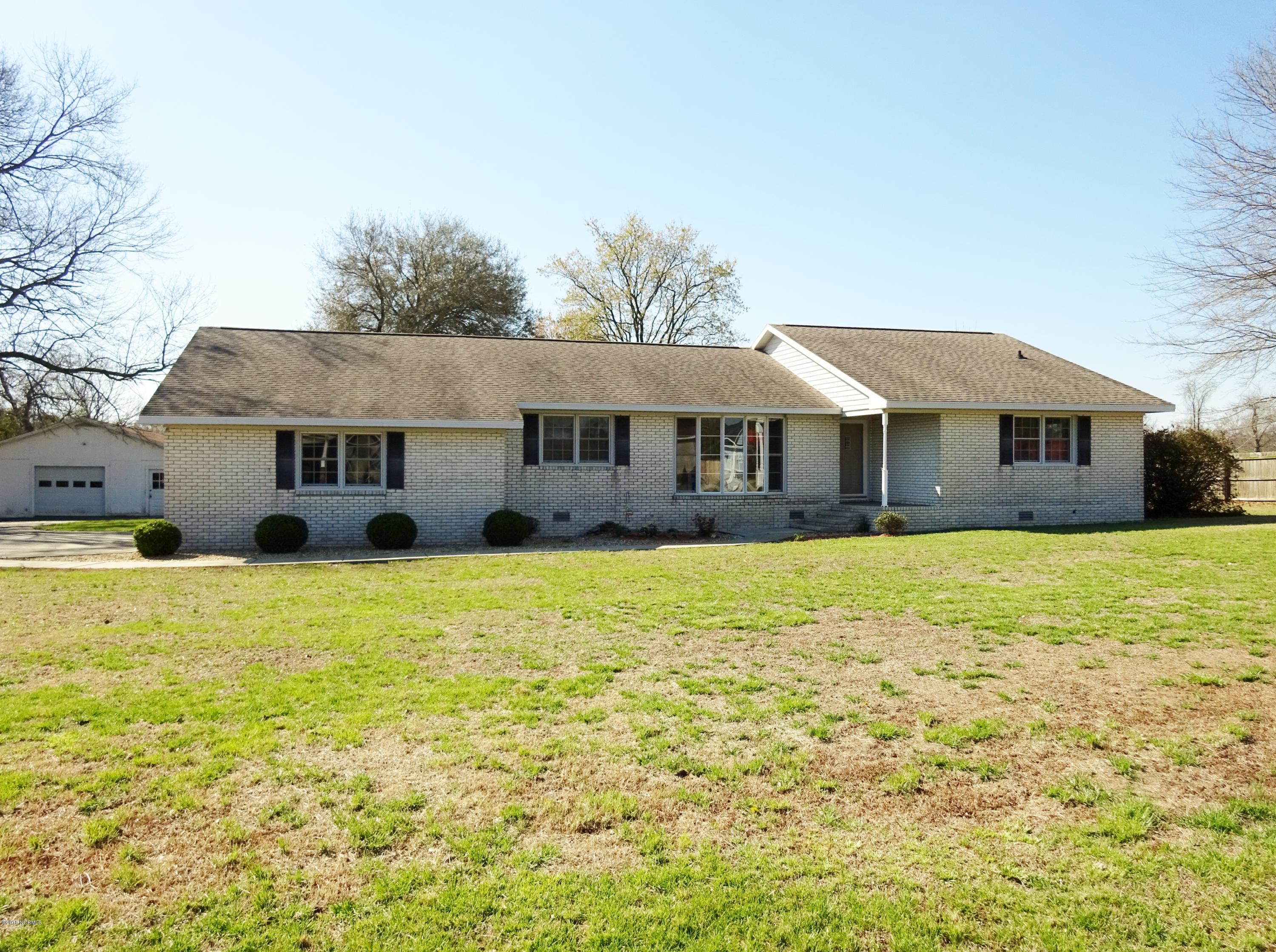 407 Haw Branch Road Richlands, NC 28574 - Photo 2 of 48 DSC06391