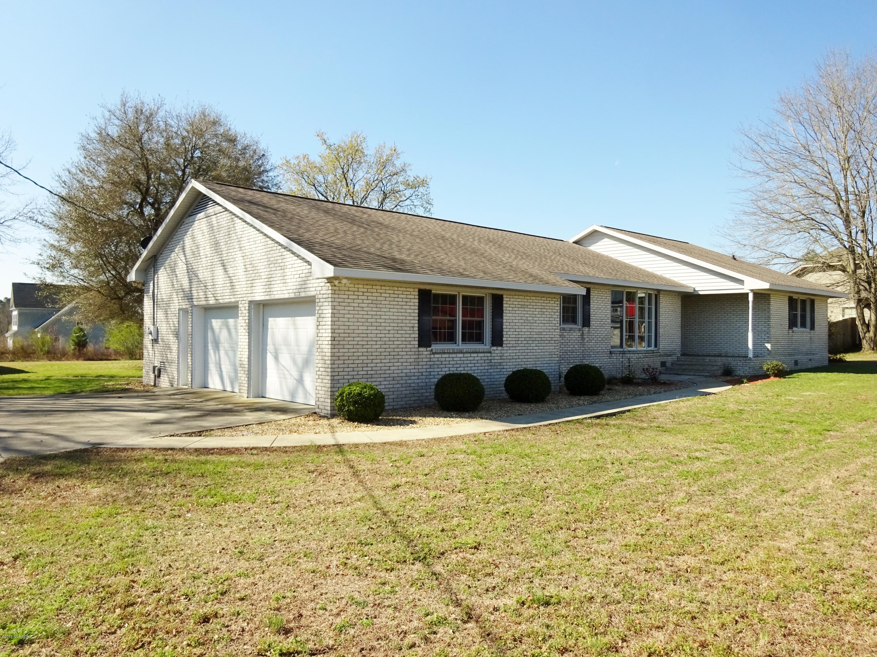 407 Haw Branch Road Richlands, NC 28574 - Photo 3 of 48 DSC06392