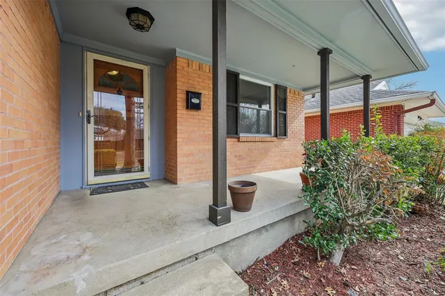 $575,000 | 9632 Lanward Drive, Dallas, TX 75238