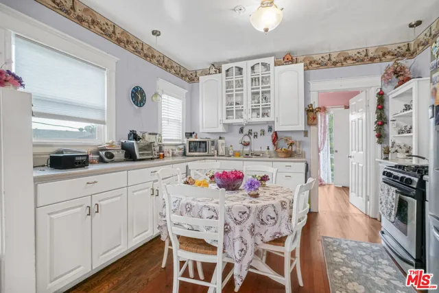 $1,225,000 | 573 West 13th Street, San Pedro, CA 90731