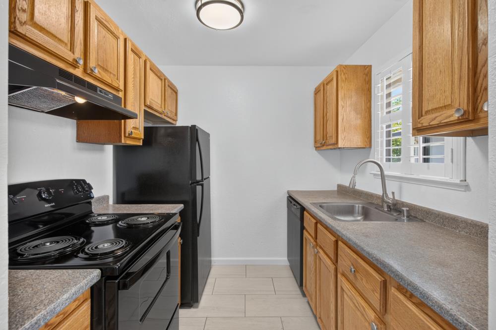 5948 Walerga Road, Unit 4 Sacramento, CA 95842 - Photo 10 of 33