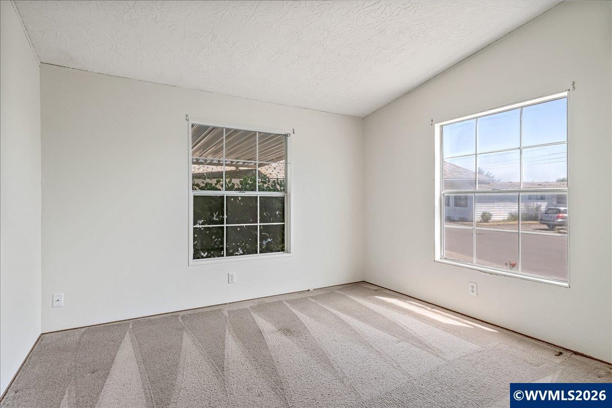 5422 Portland Road Northeast, Unit 102 Salem, OR 97305 - Photo 19 of 37