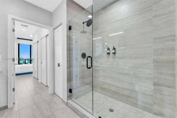 $11,500 | 580 72nd Street, Unit 1801, Miami Beach, FL 33141