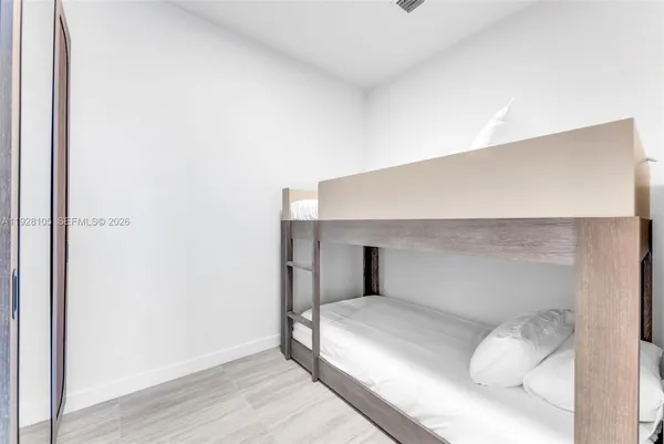 $11,500 | 580 72nd Street, Unit 1801, Miami Beach, FL 33141