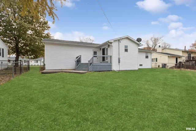 $195,000 | 414 Pendik Street, Jacksonville, IL 62650