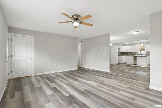 $195,000 | 414 Pendik Street, Jacksonville, IL 62650