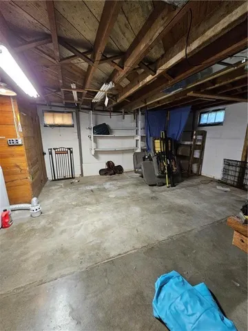 $90,000 | 710 Pottawatomie Street, Hiawatha, KS 66434