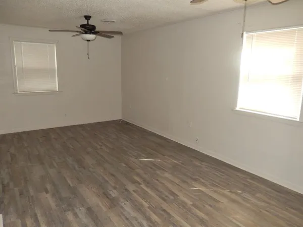 $1,995 | 2710 Mt View Drive, Farmers Branch, TX 75234