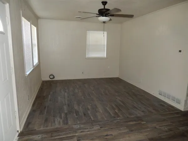 $1,995 | 2710 Mt View Drive, Farmers Branch, TX 75234