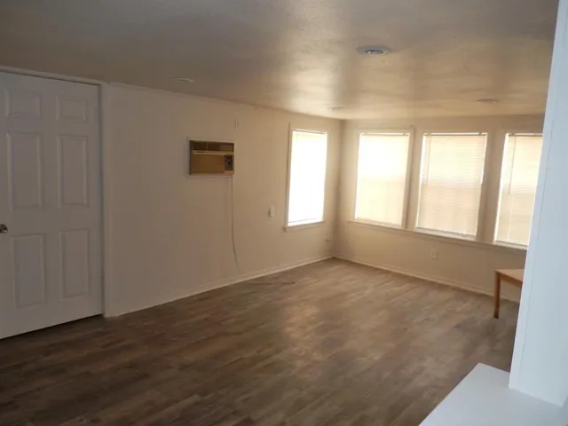 $2,100 | 2710 Mt View Drive, Farmers Branch, TX 75234