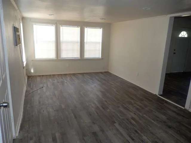 $2,100 | 2710 Mt View Drive, Farmers Branch, TX 75234