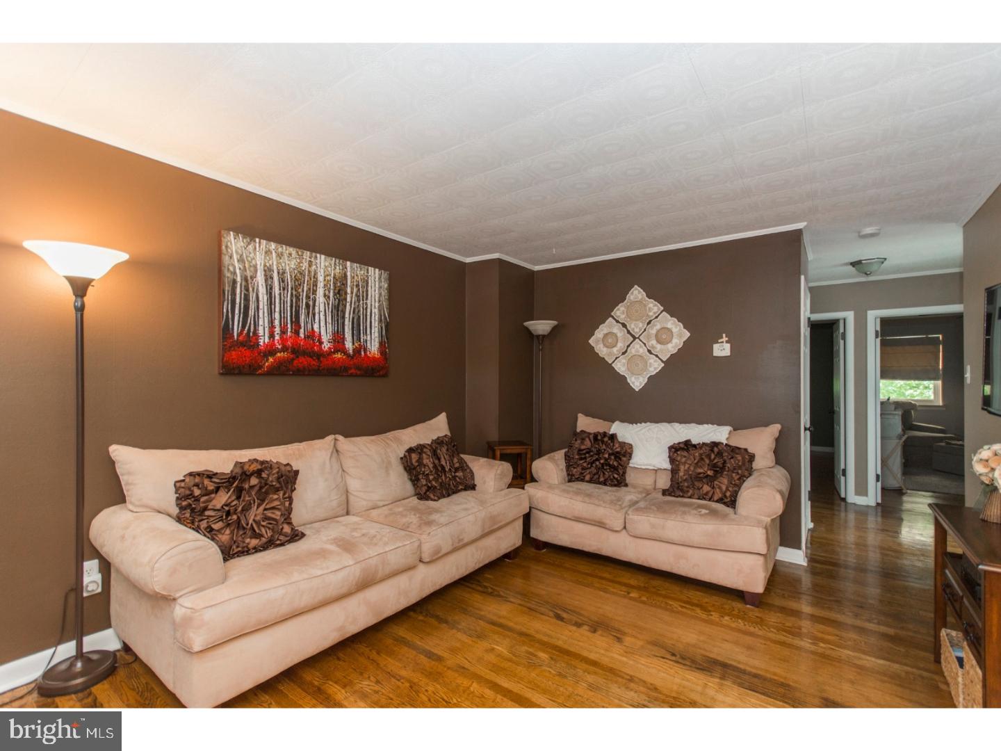 3214 Rhett Road Philadelphia, PA 19154 - Photo 2 of 20 Living Room