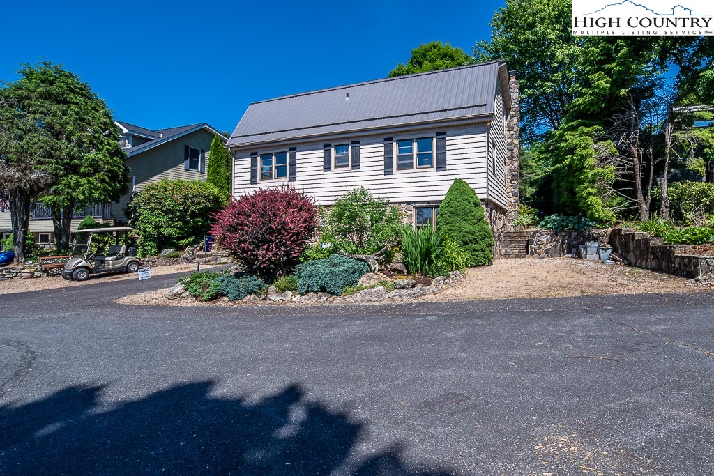 126 Pine Ridge Loop Newland, NC 28657 - Photo 5 of 40 Gallery Image 5