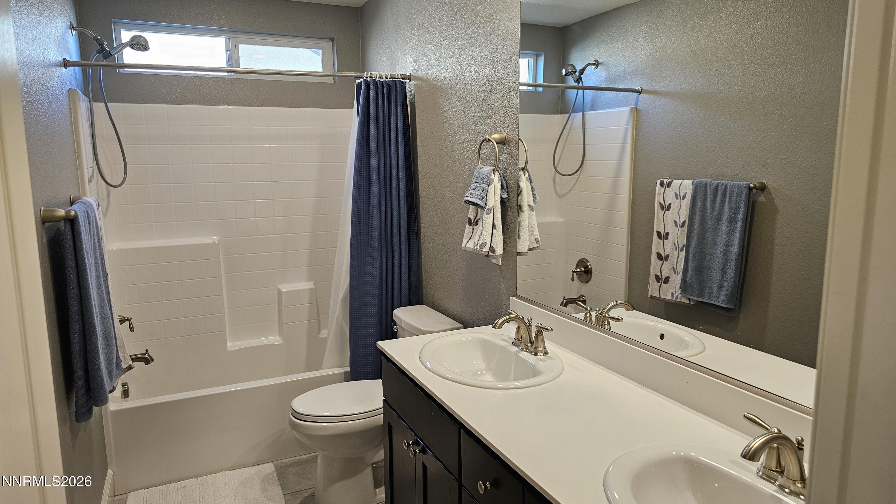 7415 Souverain Lane Reno, NV 89506 - Photo 12 of 23 7415 Souverain Ln - Guest Bath
