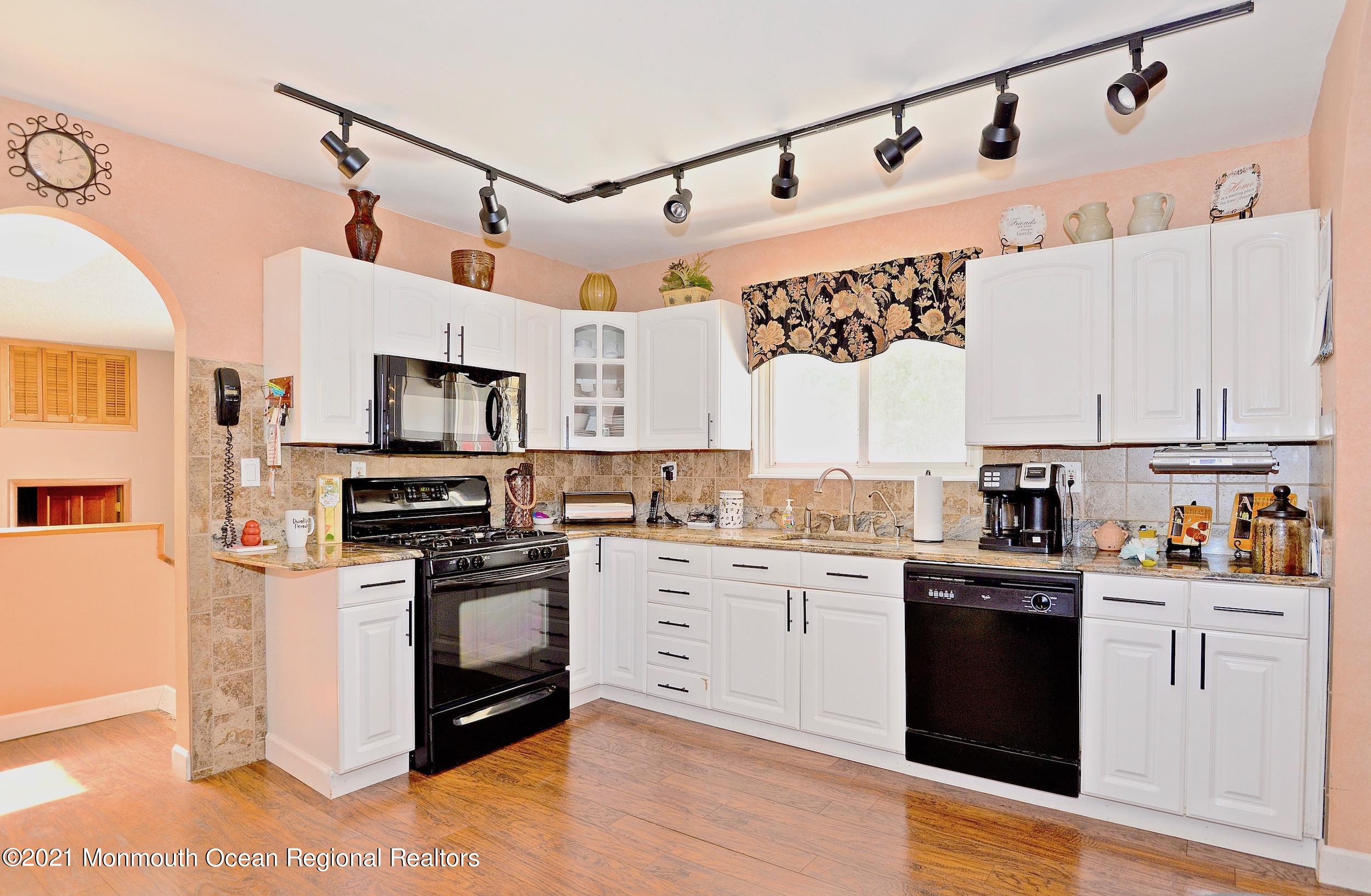 3 Lakeview Drive Jackson, NJ 08527 - Photo 18 of 54 218a