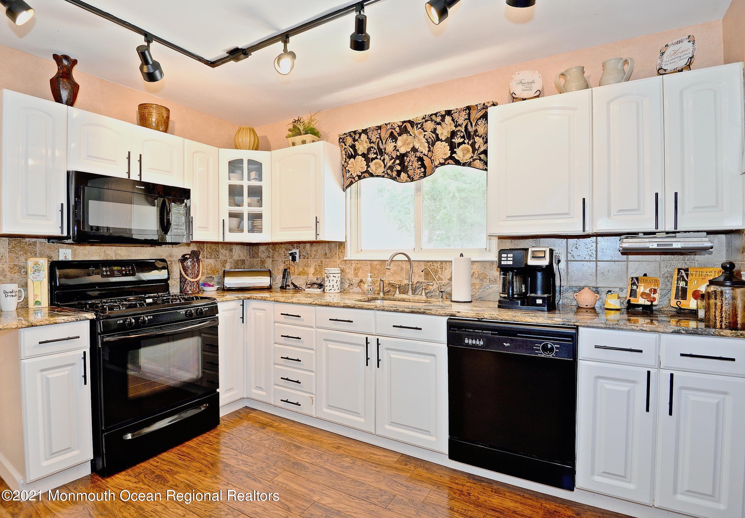 3 Lakeview Drive Jackson, NJ 08527 - Photo 19 of 54 219a