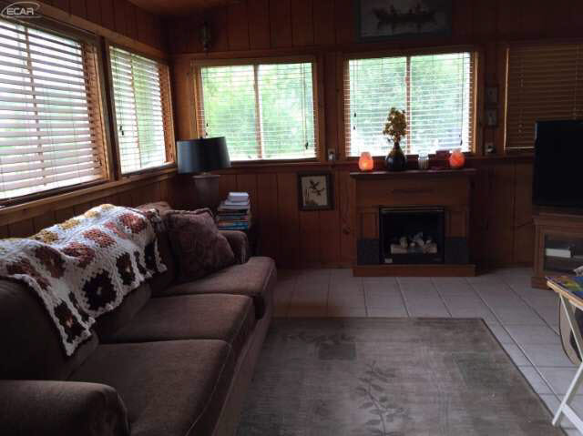 7373 North Lewis Road Mount Morris, MI 48458 - Photo 13 of 15 21180945-12.JPG