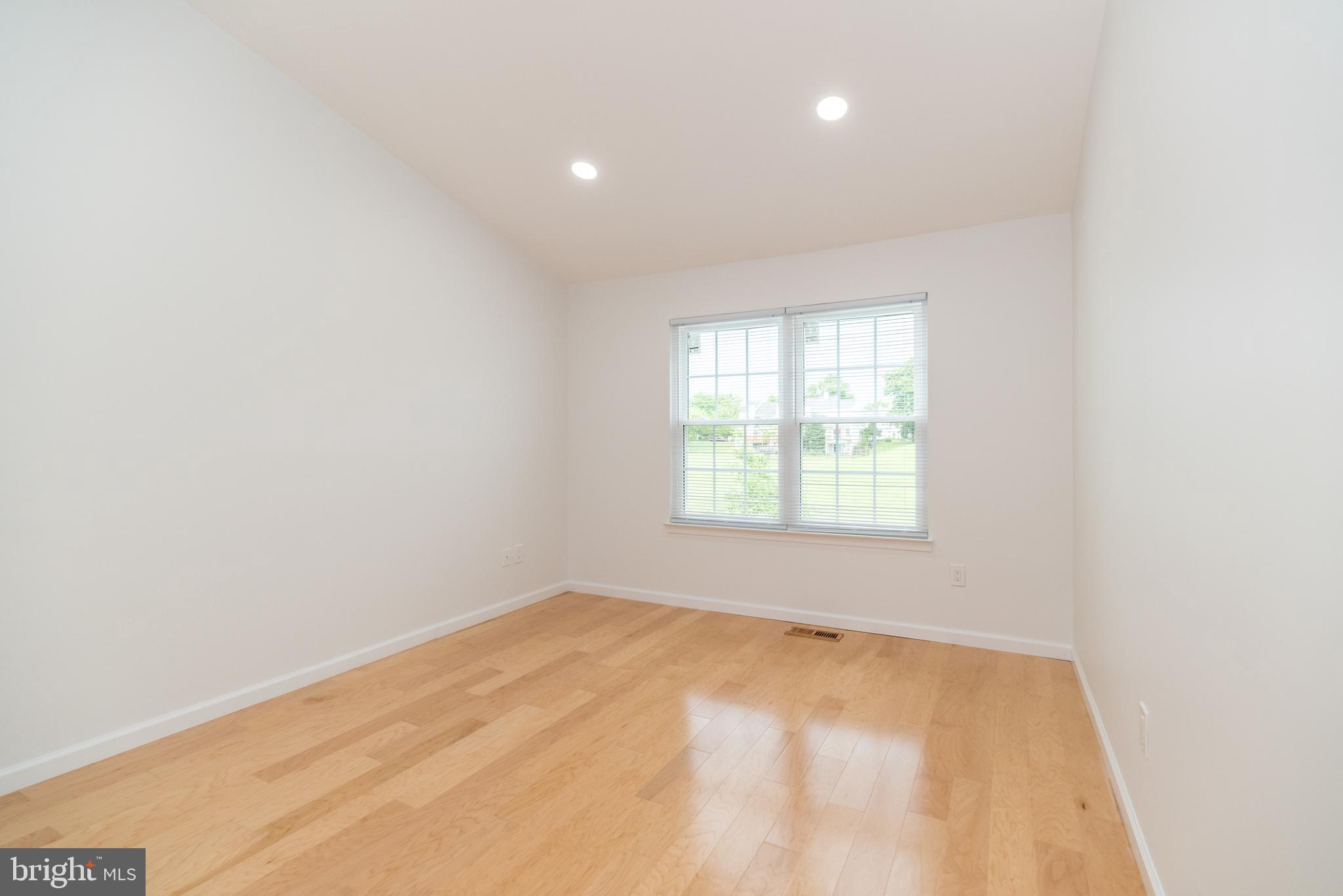 112 North Park Road Newtown, PA 18940 - Photo 31 of 36 Gallery Image 31