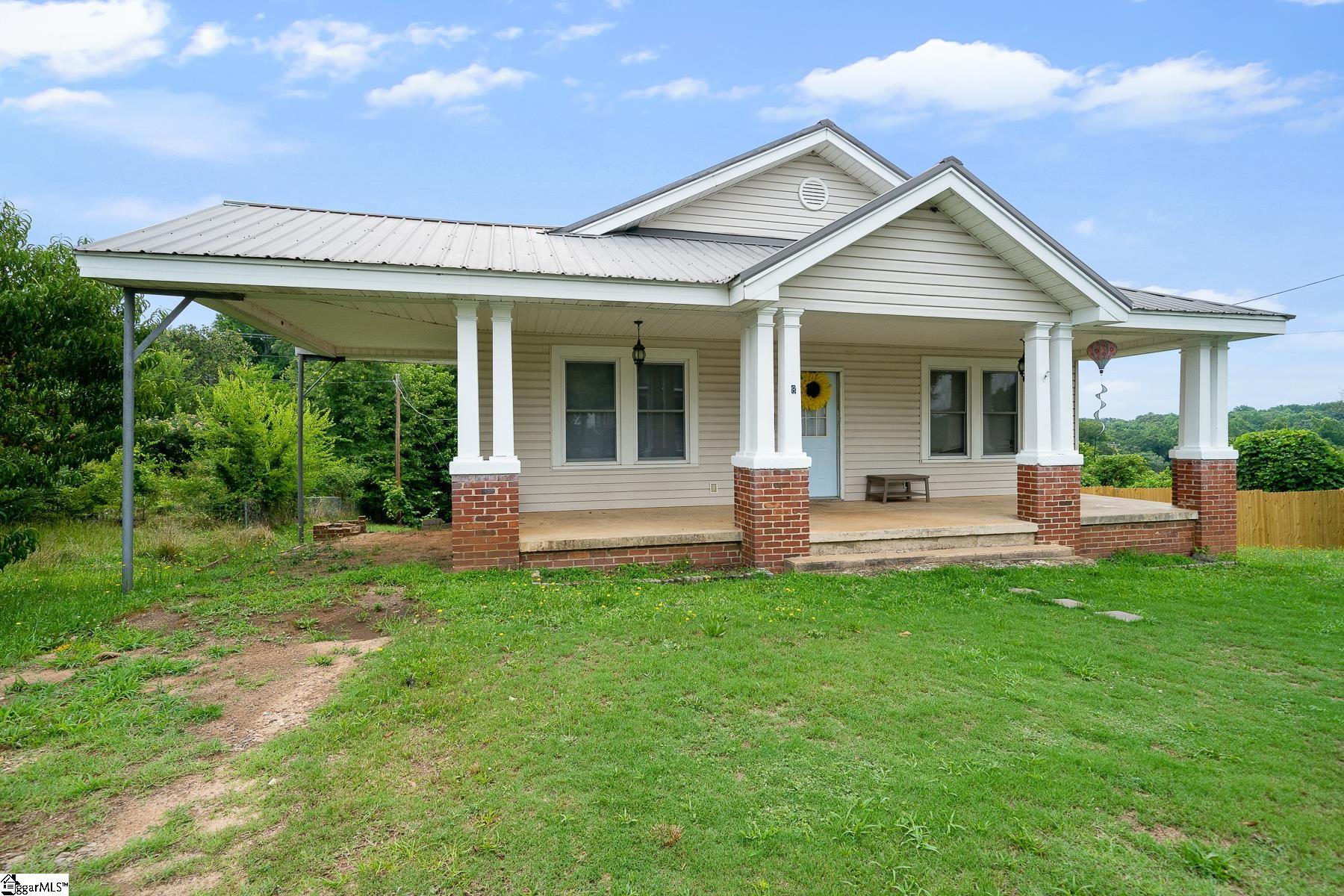 8 New Street Ware Shoals, SC 29692 - Photo 2 of 27 Gallery Image 2