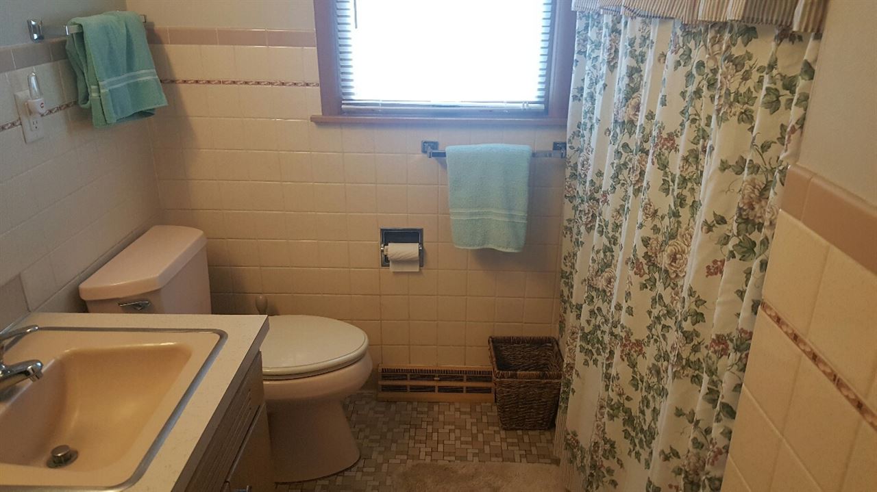 4604 Newcastle Road Rockford, IL 61108 - Photo 4 of 19 Gallery Image 4