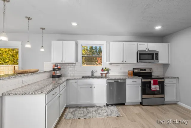 $309,900 | 33610 Pinedale Lane, Gobles, MI 49055