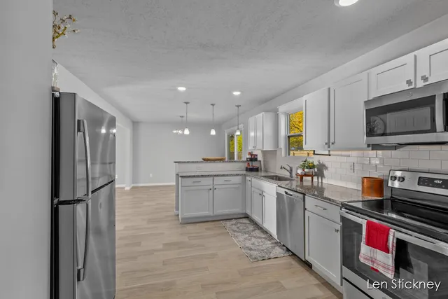 $309,900 | 33610 Pinedale Lane, Gobles, MI 49055