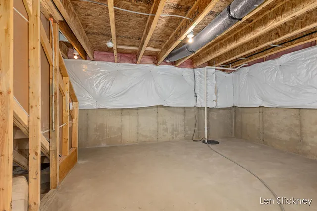 $309,900 | 33610 Pinedale Lane, Gobles, MI 49055