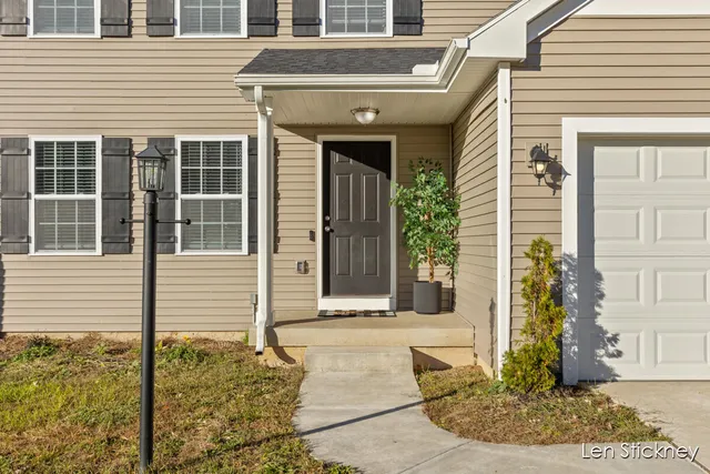 $309,900 | 33610 Pinedale Lane, Gobles, MI 49055