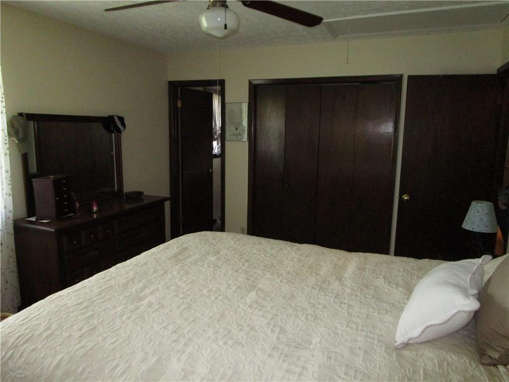 2872 Gull Lane Transfer, PA 16154 - Photo 17 of 26