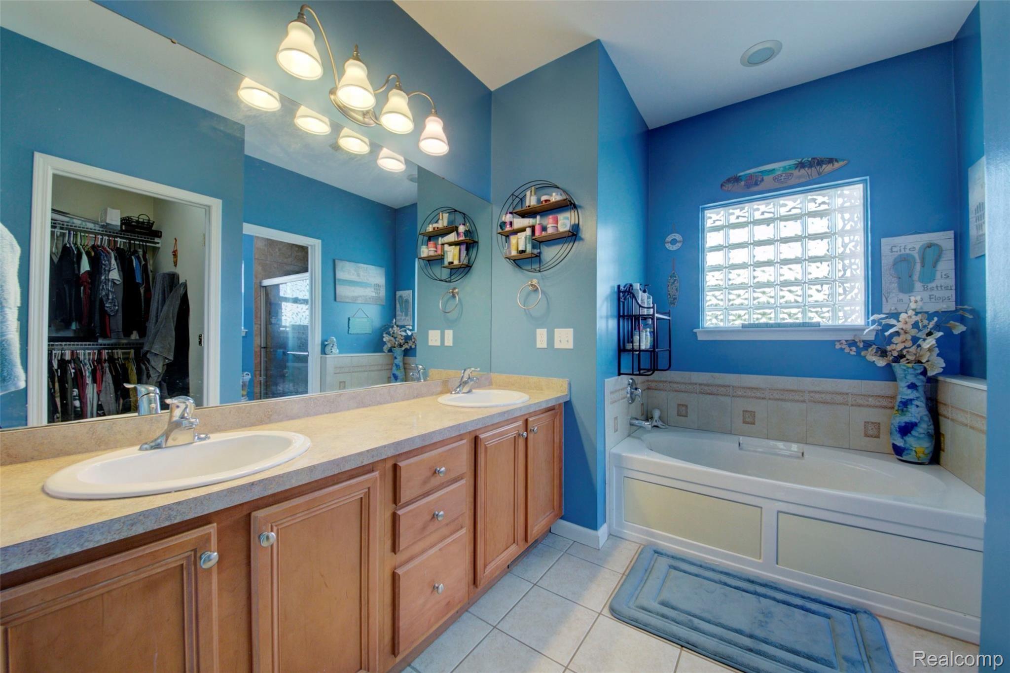 2720 Clivedon Road Howell, MI 48843 - Photo 14 of 50 930A0487_8_9.jpg