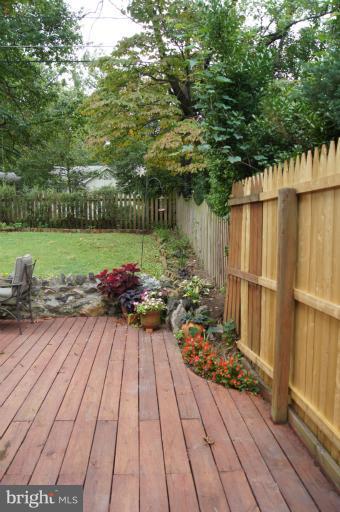 719 Anneslie Road Baltimore, MD 21212 - Photo 29 of 30 Side deck great for grilling.