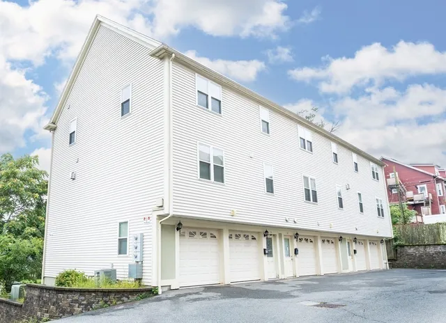 $3,450 | 15 Downer Court, Unit 15, Boston, MA 02122