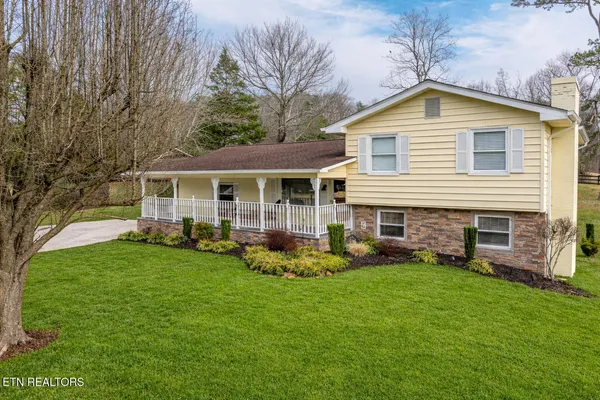 $479,900 | 143 Shady Road, Oliver Springs, TN 37840