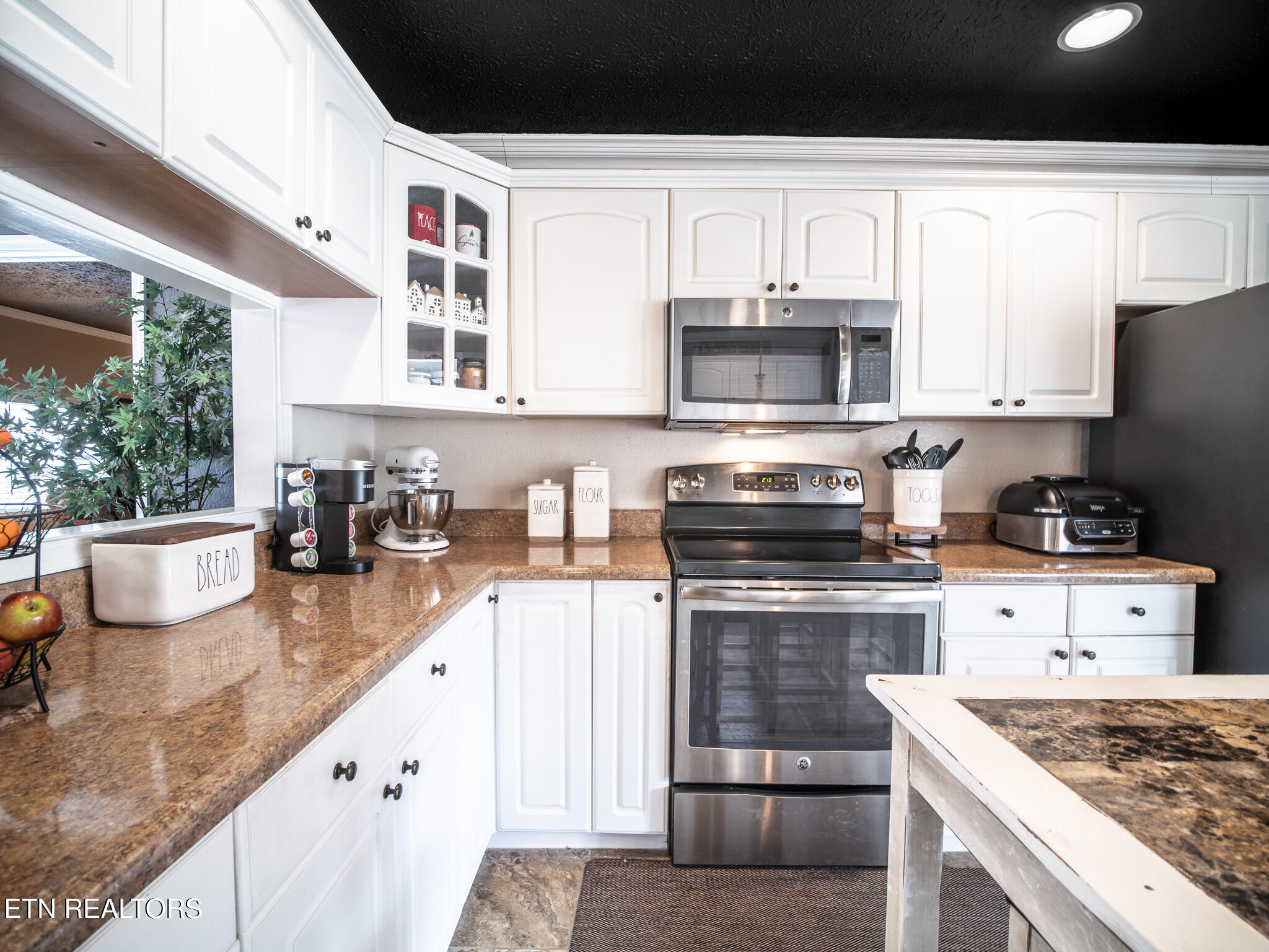 143 Shady Road Oliver Springs, TN 37840 - Photo 22 of 57 Kitchen