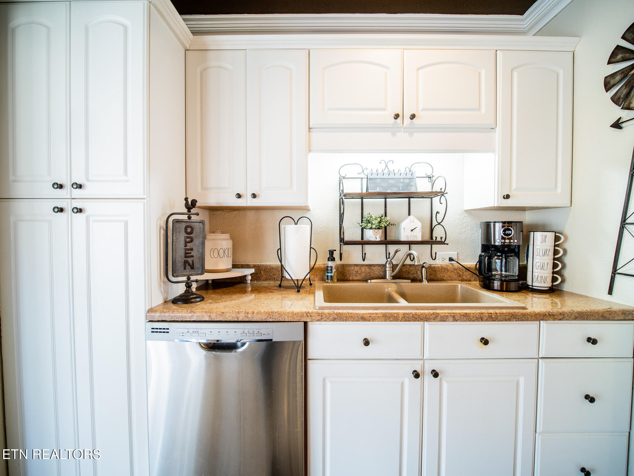143 Shady Road Oliver Springs, TN 37840 - Photo 23 of 57 Kitchen
