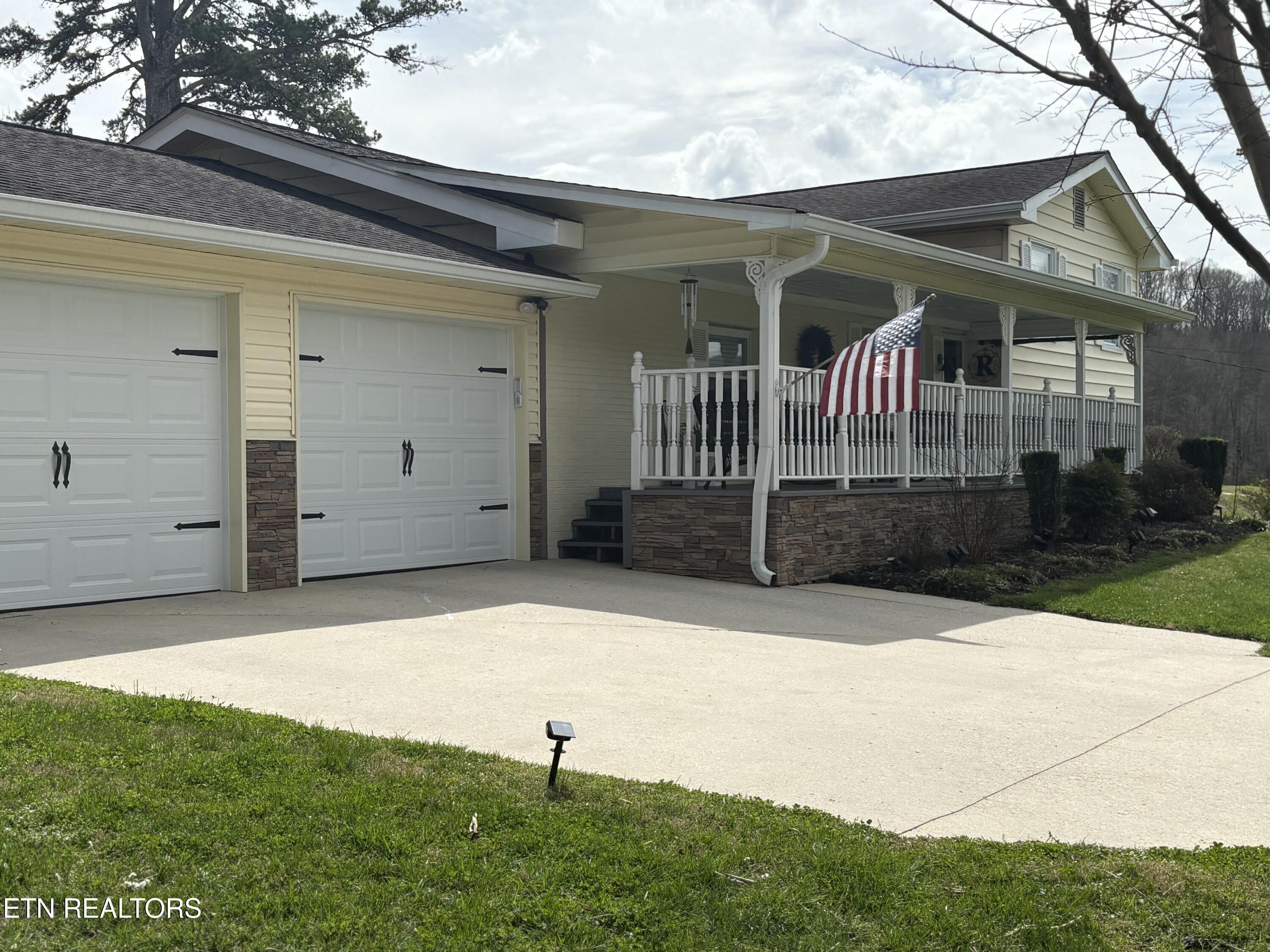 143 Shady Road Oliver Springs, TN 37840 - Photo 3 of 57 143 Shady Road