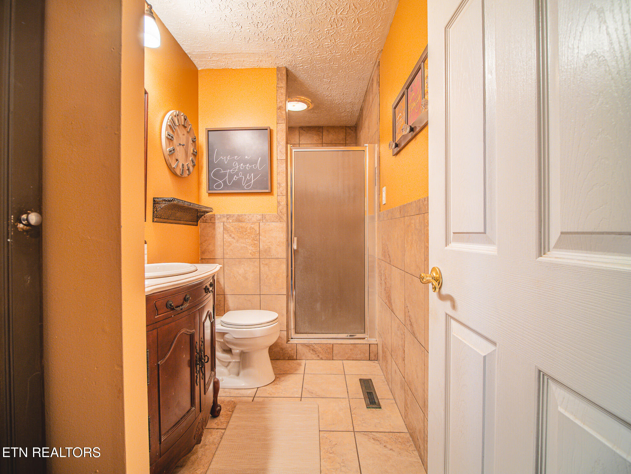 143 Shady Road Oliver Springs, TN 37840 - Photo 31 of 57 Hall Bath